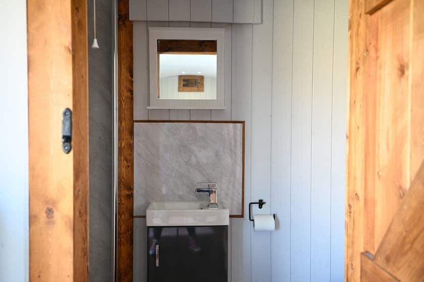 Cefnbrith Carriage - Cwmllwyd Getaways, Newtown