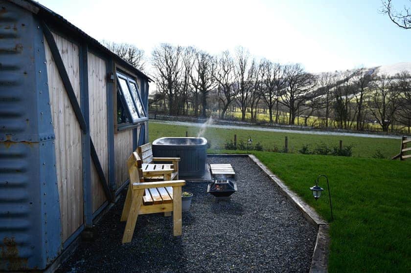 Cefnbrith Carriage - Cwmllwyd Getaways, Newtown