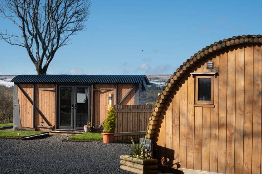 Cefnbrith Carriage - Cwmllwyd Getaways, Newtown