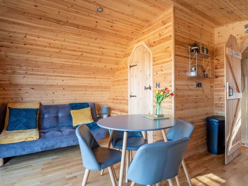 Cerniog Cabin - Cwmllwyd Getaways, Newtown