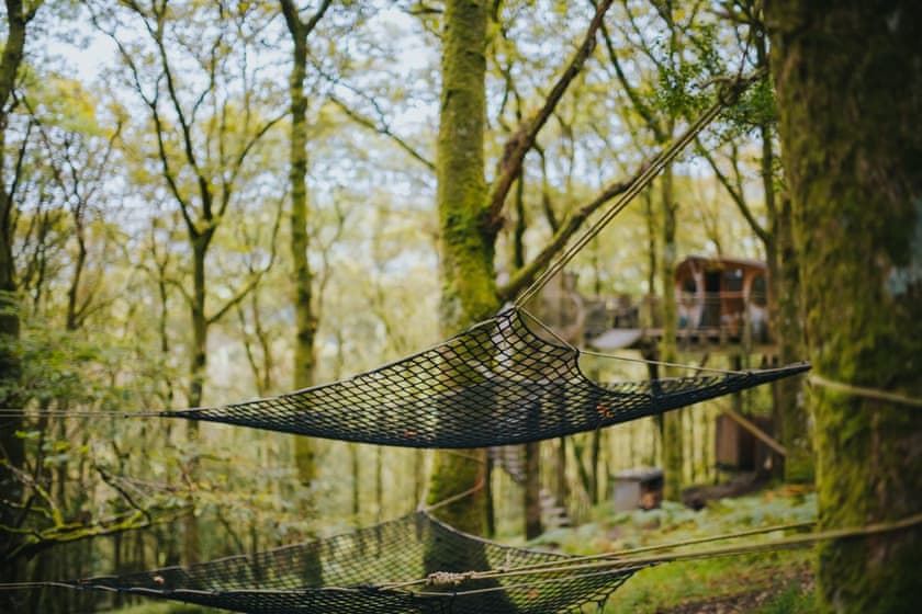 Gwdw Hw - Pen Y Graig Treehouses, Newtown