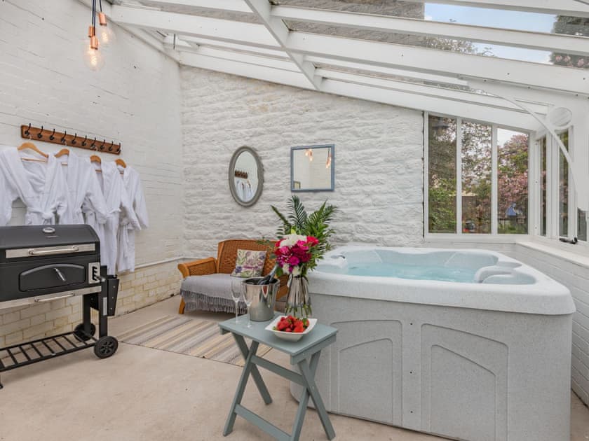 Conservatory with hot tub | Redmayne House, Kirkby Stephen