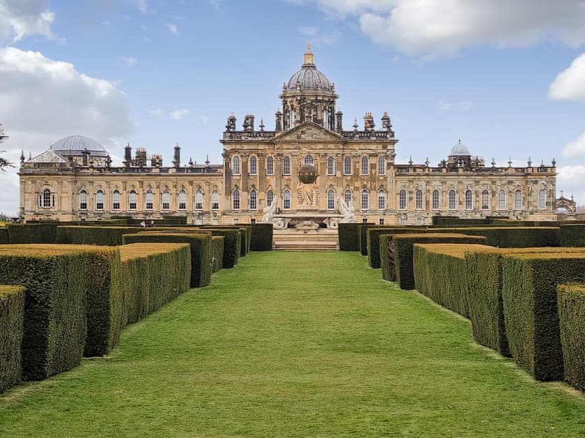 Castle Howard | Duck Cottage, Tholthorpe, near York