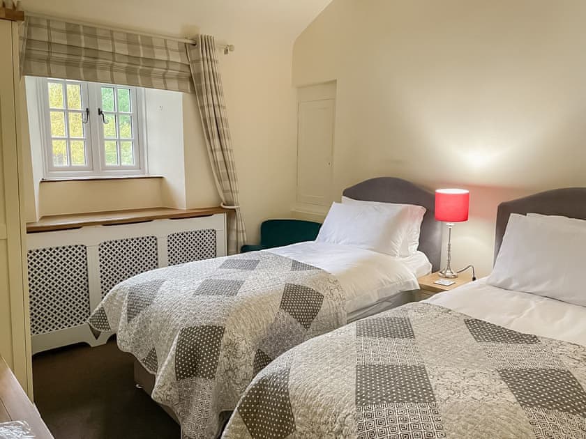 Twin bedroom | Sandfold Farm, Bowness on Windermere