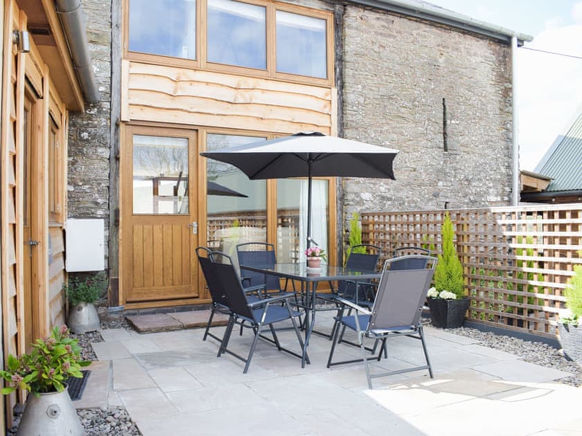 Sitting-out-area | Horsecroft - East View Farm, Westbrook