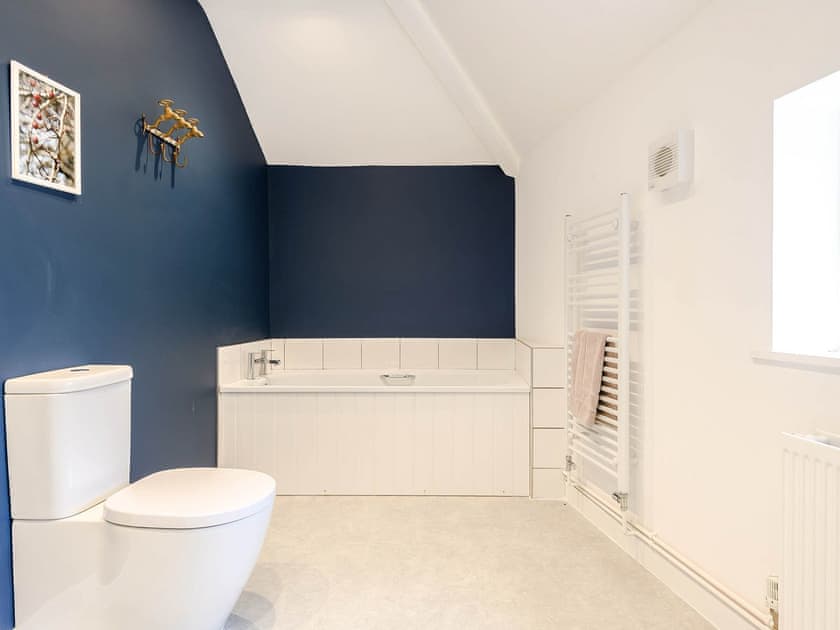 Bathroom | Ty Afon, Talybont on Usk