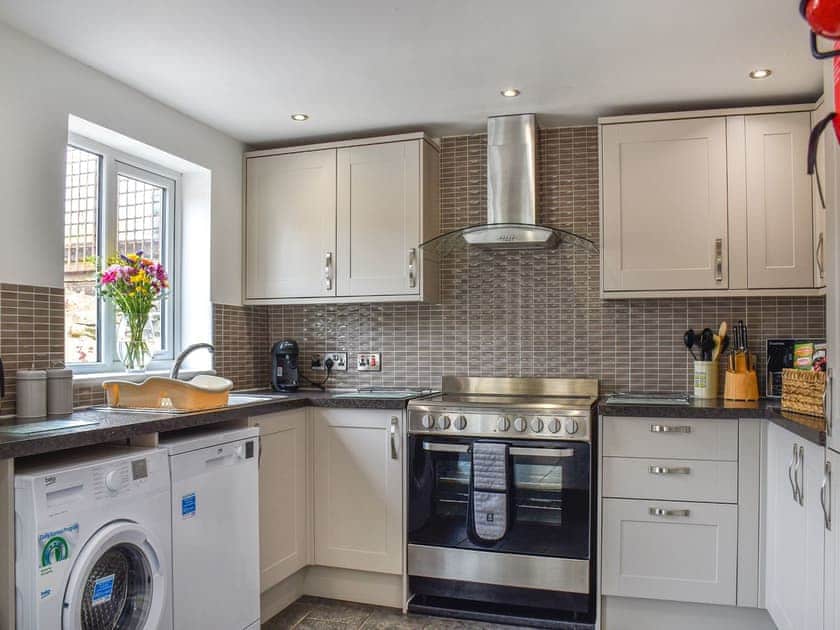 Kitchen | Siskin Cottage - Maesydderwen Holiday Cottages, Llandeilo