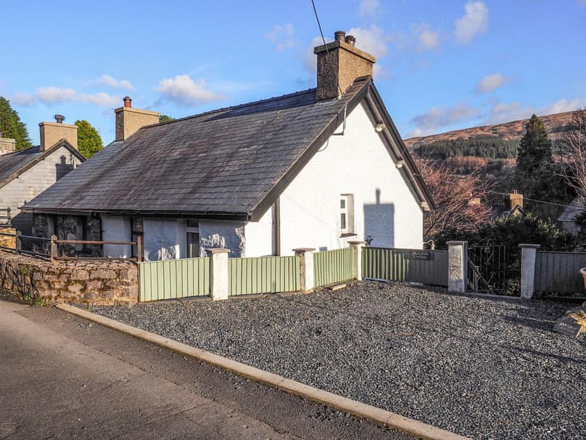 Parking | Meredith Cottage, Dolwyddelan, near Betws-y-Coed
