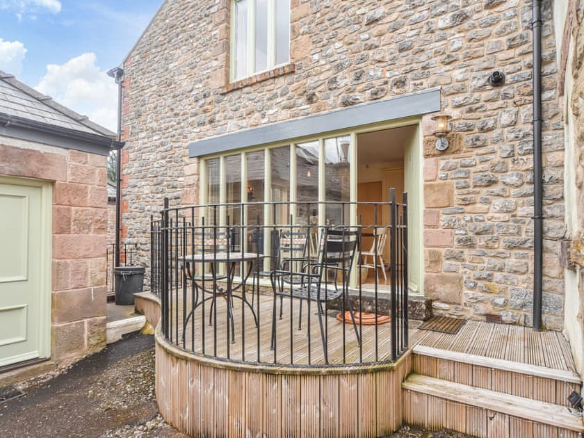 Sitting-out-area | Coach House Mews, Matlock Bath