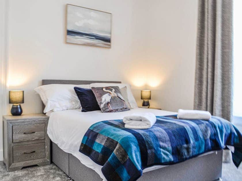 Double bedroom | Dezzy’s, Montrose