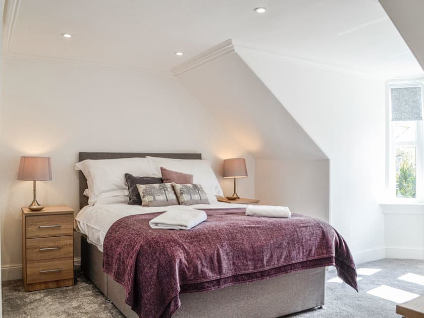 Double bedroom | Dezzy’s, Montrose