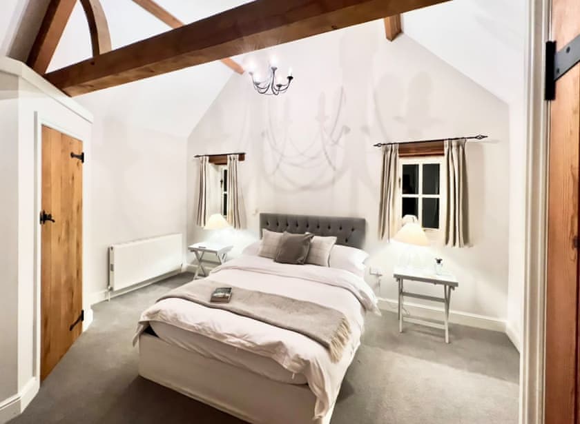 Double bedroom | The Old Stables 1 - The Old Stables, Winterslow, near Salisbury