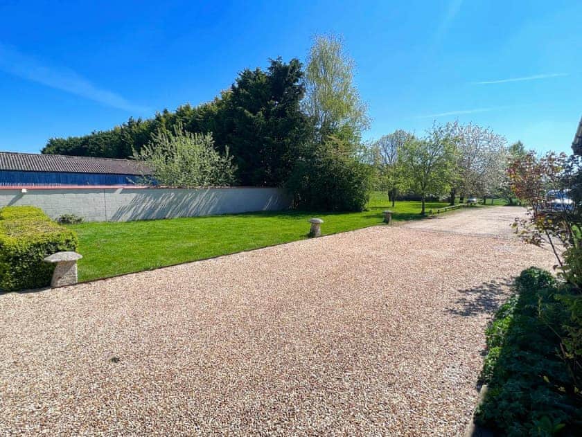 Parking | The Old Stables 1 - The Old Stables, Winterslow, near Salisbury