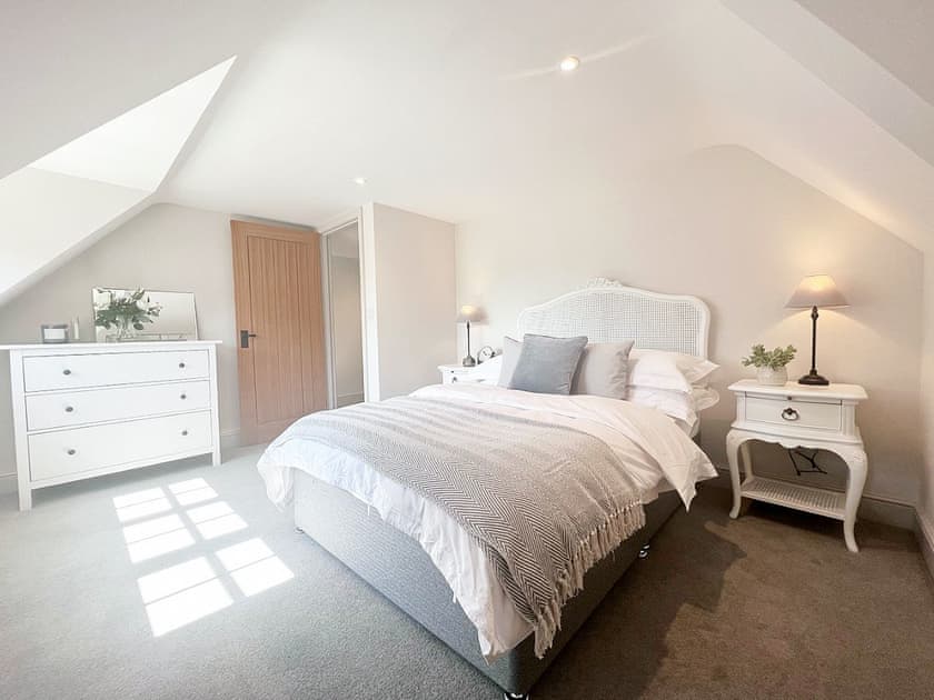 Double bedroom | The Old Stables 3 - The Old Stables, Winterslow, near Salisbury