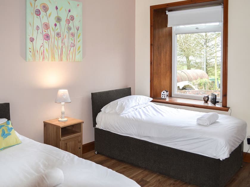 Twin bedroom | Airyhemming Dairy - Airyhemming, Glenluce, near Stranraer