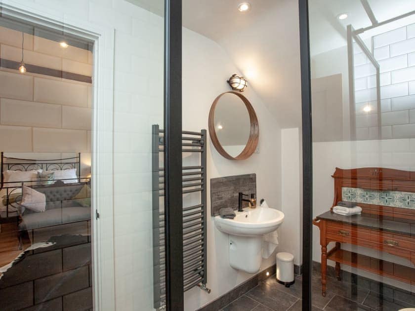 Bathroom | Keepers Lodge, Knowstone