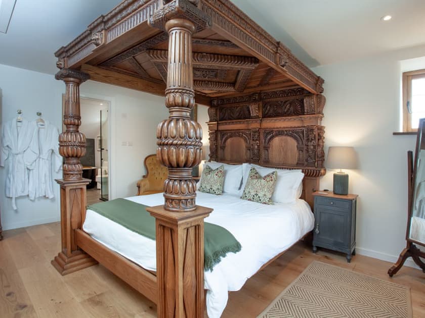 Four Poster bedroom | Keepers Lodge, Knowstone