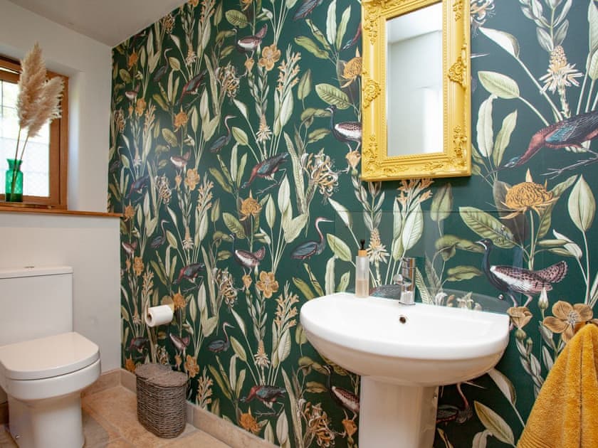 Ground floor toilet | Keepers Lodge, Knowstone