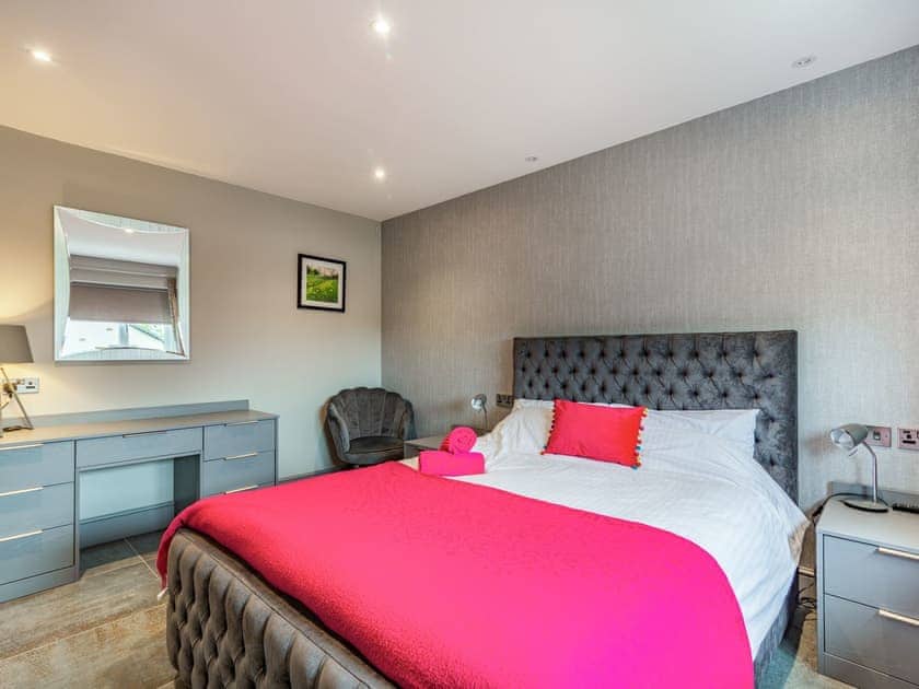 Double bedroom | Mya Cottage - Shreyas Cottages, Clayton Le Dale