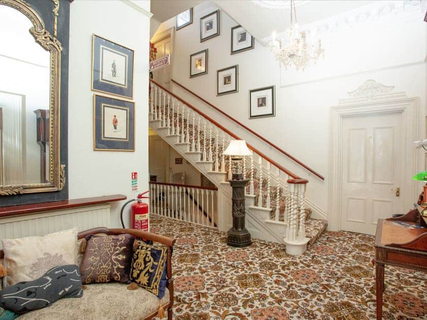 Main entrance hall | Apartment 4 - Muntham Holiday Apartments, Torquay