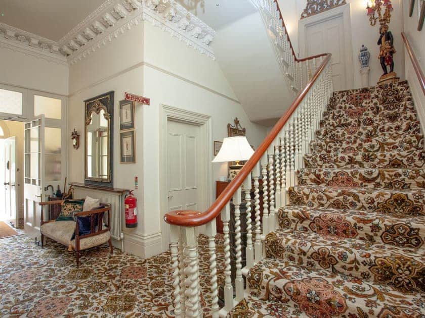 Main entrance hall | Apartment 4 - Muntham Holiday Apartments, Torquay