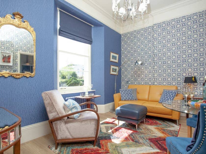 Living area | Apartment 4 - Muntham Holiday Apartments, Torquay