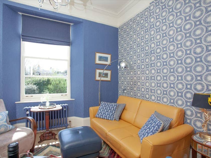 Living area | Apartment 4 - Muntham Holiday Apartments, Torquay