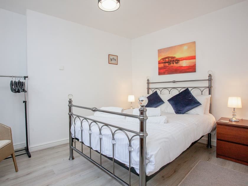 Double bedroom | Lower Stables Apartment - Meadfoot Bay, South Devon