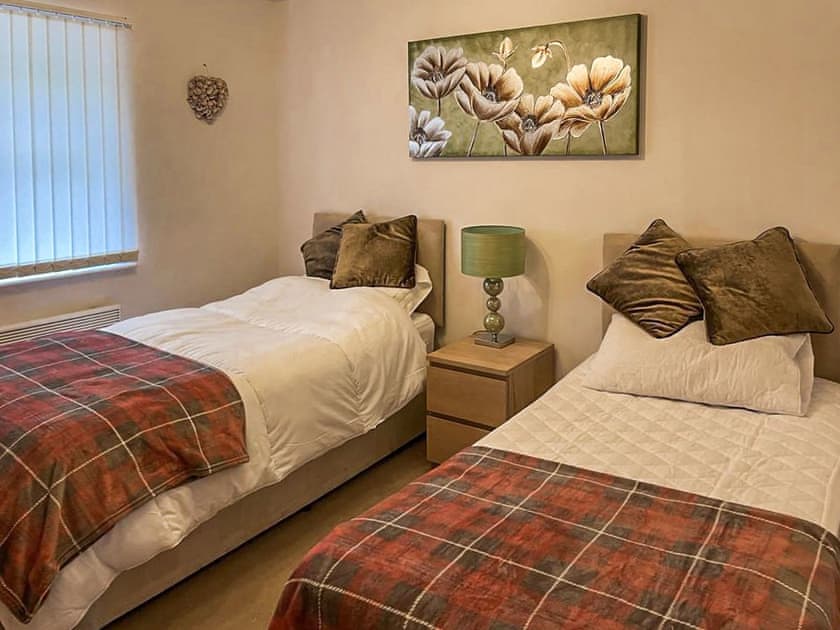 Twin bedroom | River Court, Fort Augustus