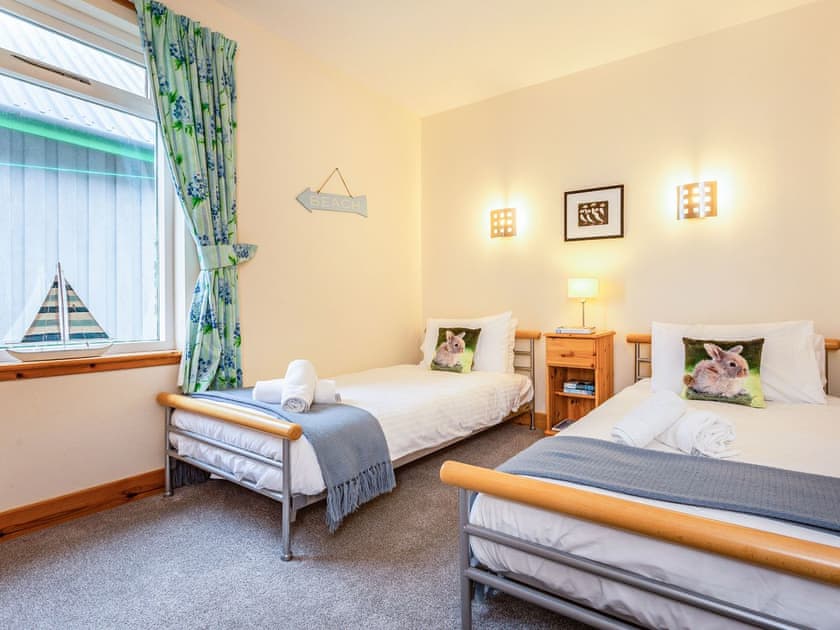Twin bedroom | Longa House, Gairloch