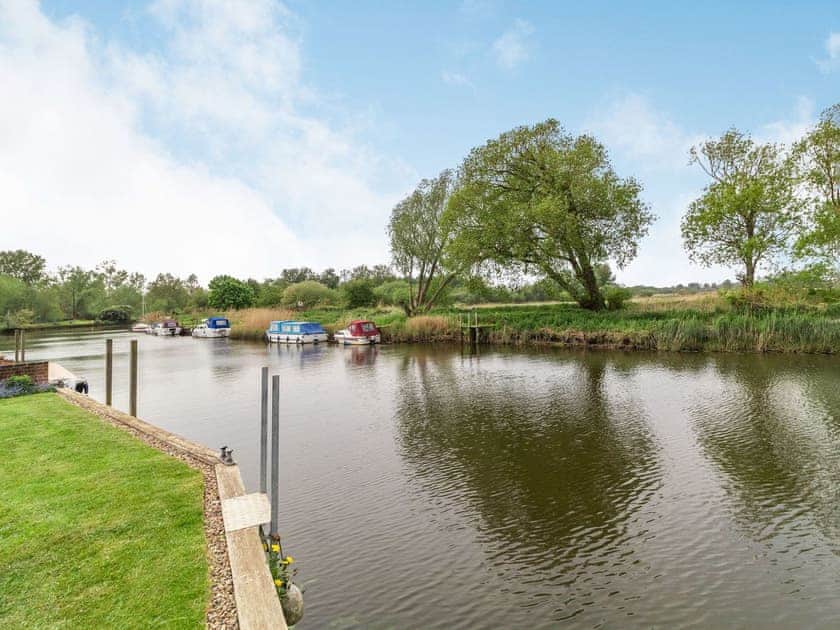 Setting | Riversdelle, Beccles