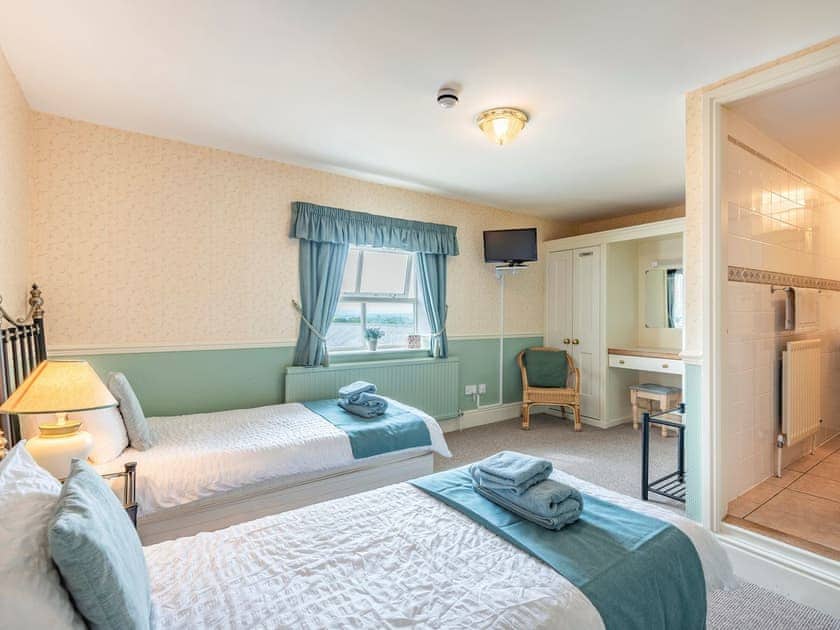 Twin bedroom | Edderton Hall Country House, Welshpool