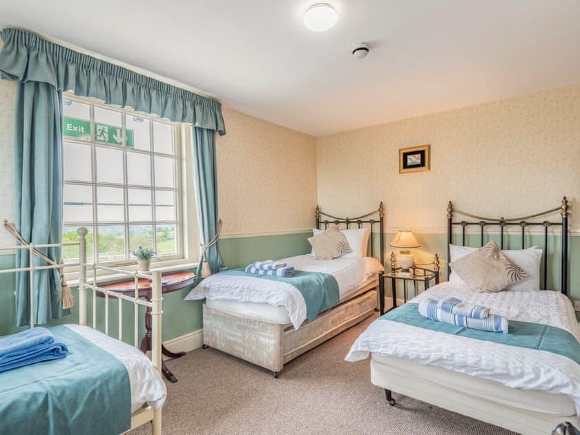 Twin bedroom | Edderton Hall Country House, Welshpool