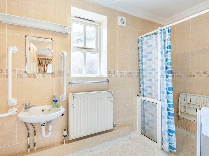 Wet room | Edderton Hall Country House, Welshpool
