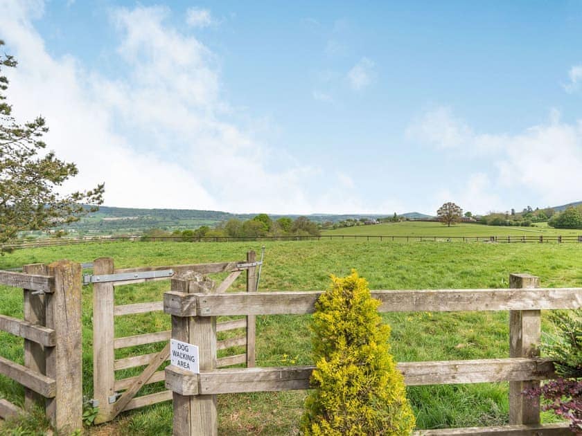 Garden and grounds | Edderton Hall Country House, Welshpool