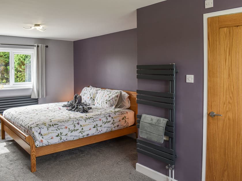Double bedroom | Saville, Llanfaes