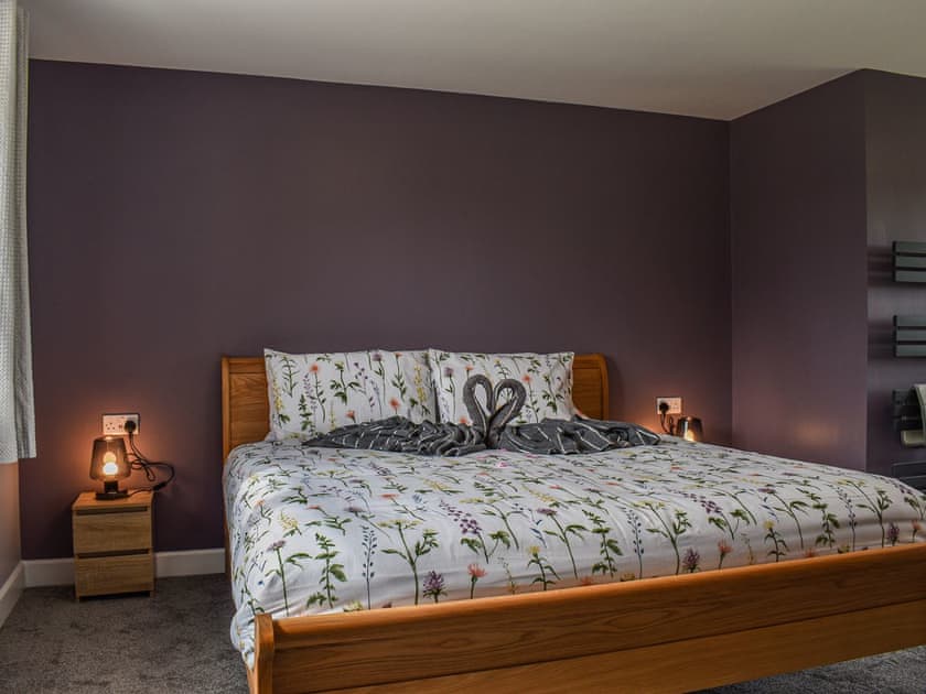 Double bedroom | Saville, Llanfaes