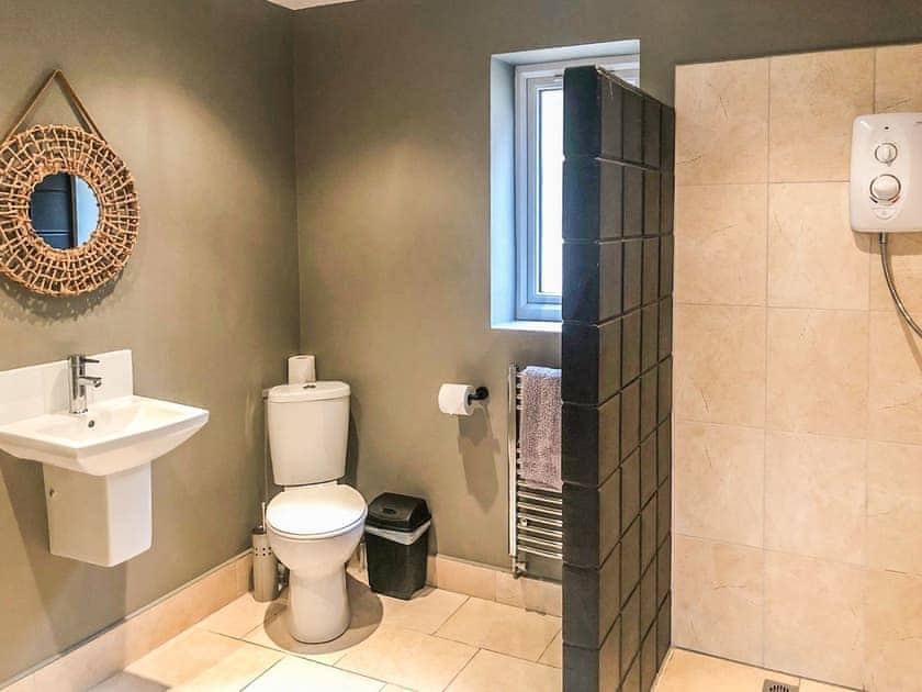 Shower room | Fernbrae, Fort William