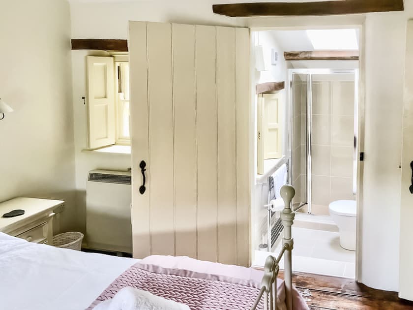 Double bedroom | Primrose Cottage - Summerhill Cottages, Amroth