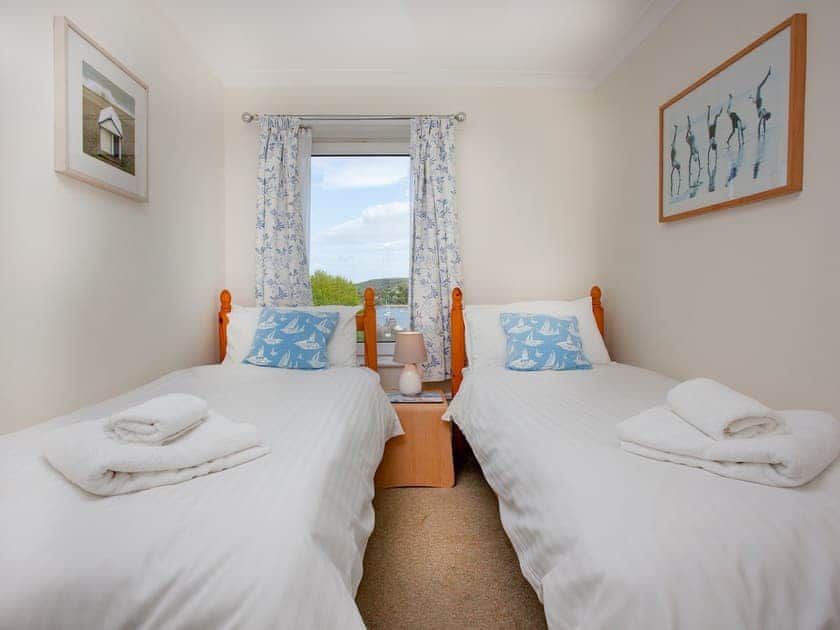Twin bedroom | Devon Court 2, Salcombe