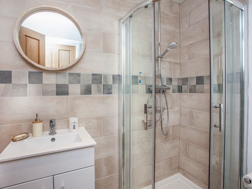 Bathroom | Driftwood Cottage, Brixham
