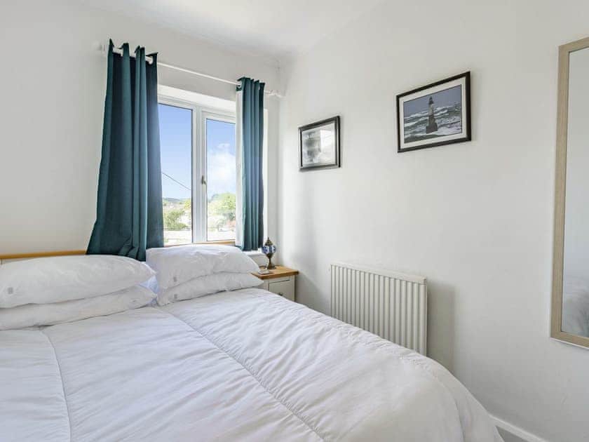 Twin bedroom | The Wicket, Newton Ferrers, near Plymouth