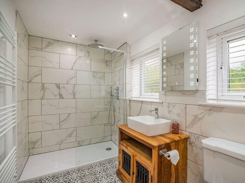 Shower room | Stonegarth, Snitterby
