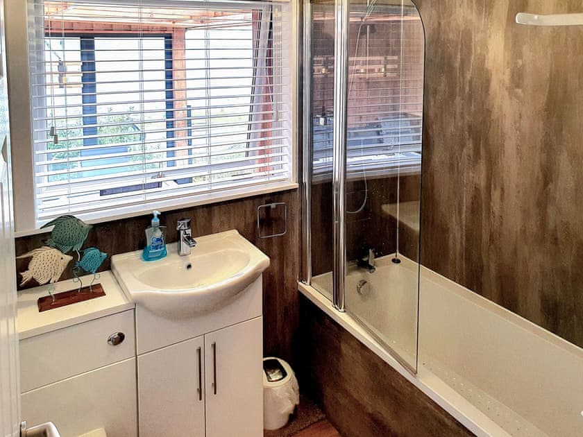 Bathroom | Ratagan Lodge, Ratagan, Glenshiel