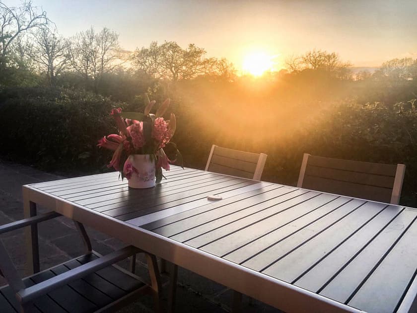 Sitting-out-area | Hollywell Cottages, Ashbourne