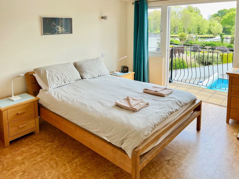 Double bedroom | Kingfishers, Christchurch