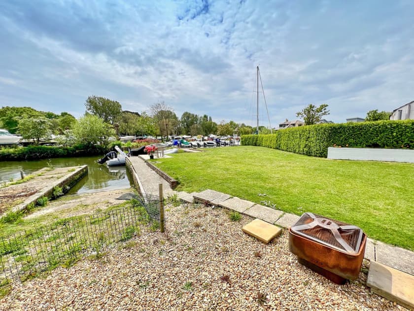 Garden and grounds | Kingfishers, Christchurch