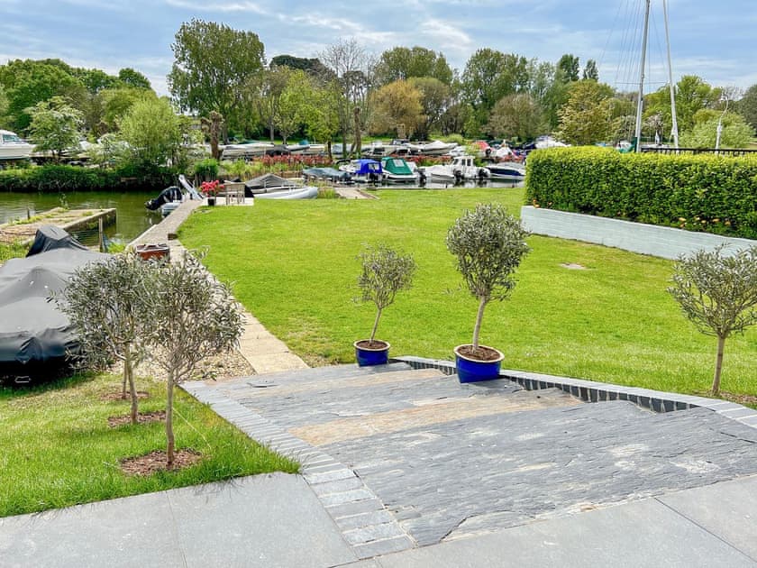 Garden and grounds | Kingfishers, Christchurch