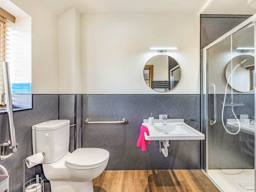 En-suite | The Old Stables - Castle Chase Cottages, Ayston, Nr Uppingham