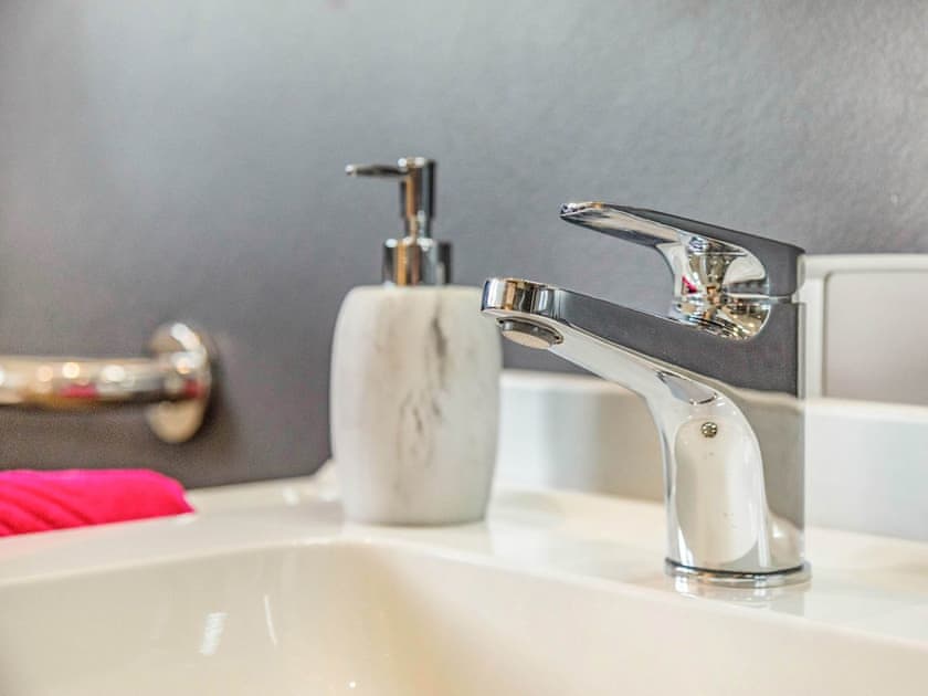 En-suite | The Old Stables - Castle Chase Cottages, Ayston, Nr Uppingham